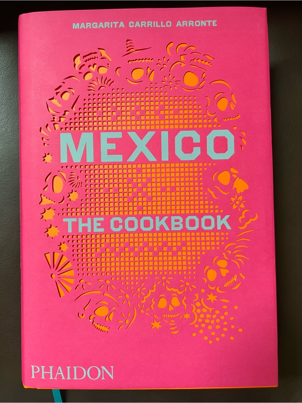 Mexico: The Cookbook by Margarita Carrillo Arronte - Picture 3 of 17